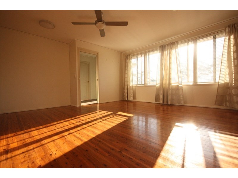 10 Manooka Crescent, Bradbury NSW 2560