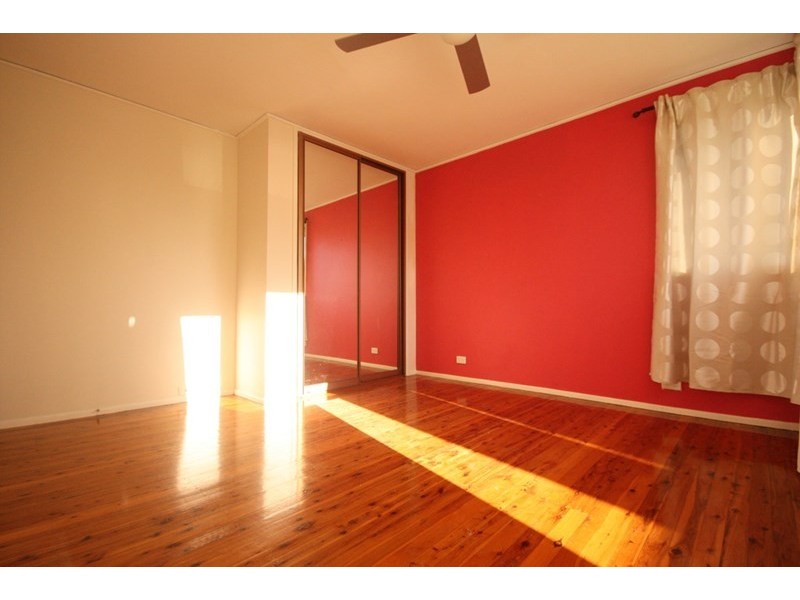 10 Manooka Crescent, Bradbury NSW 2560