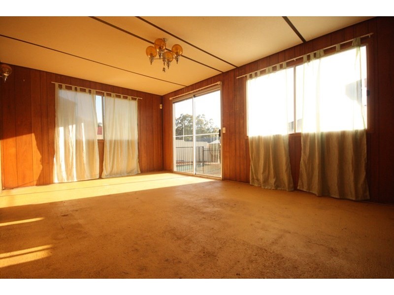 10 Manooka Crescent, Bradbury NSW 2560