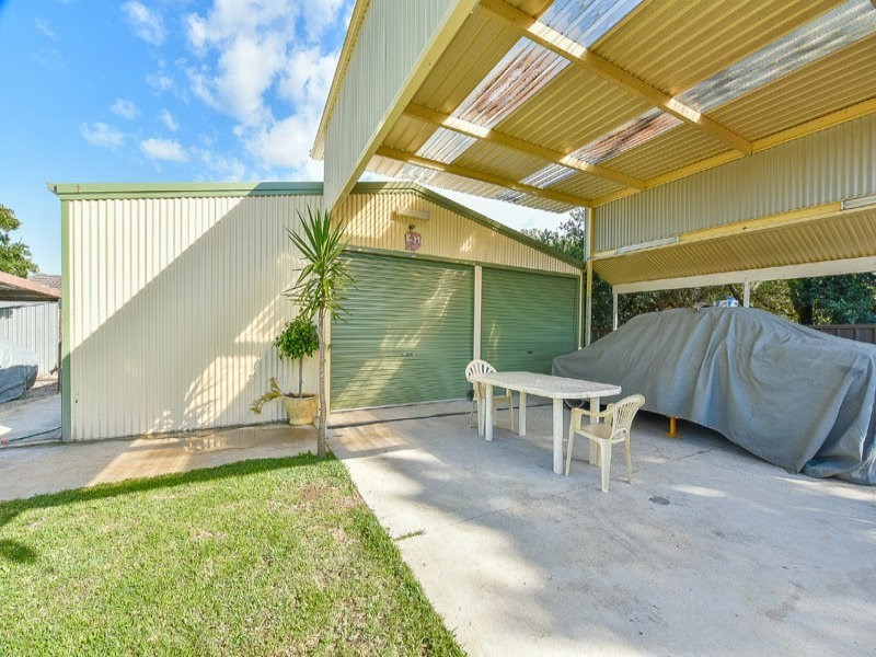 18 Parklands Avenue, Macquarie Fields NSW 2564