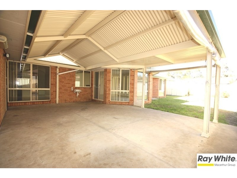 66 Paddymiller Avenue, Currans Hill NSW 2567