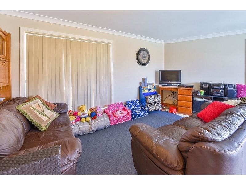 2A Mongon Place, St Helens Park NSW 2560