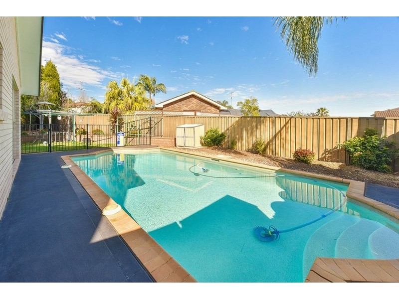 2A Mongon Place, St Helens Park NSW 2560