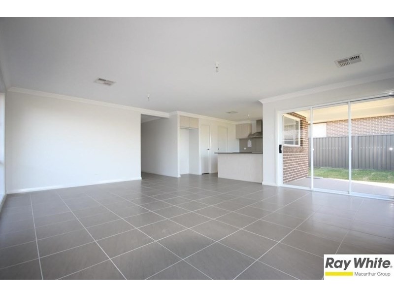 5 Morris Street, Oran Park NSW 2570