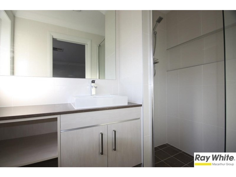 5 Morris Street, Oran Park NSW 2570