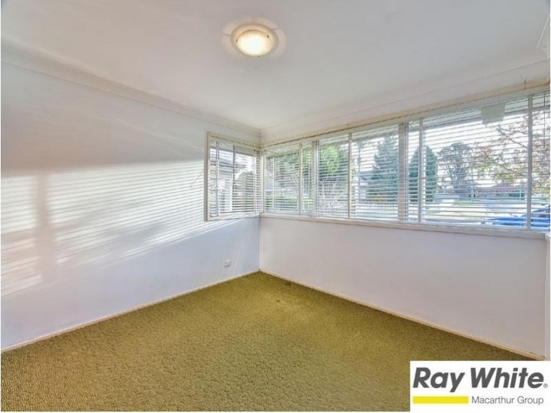 5 Wattle Avenue, Macquarie Fields NSW 2564