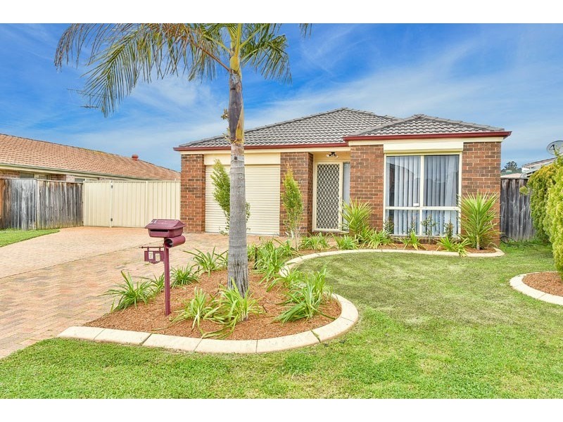 76 Archibald Crescent, Rosemeadow NSW 2560