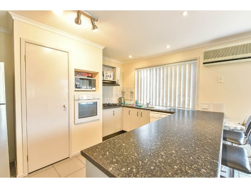 76 Archibald Crescent, Rosemeadow NSW 2560