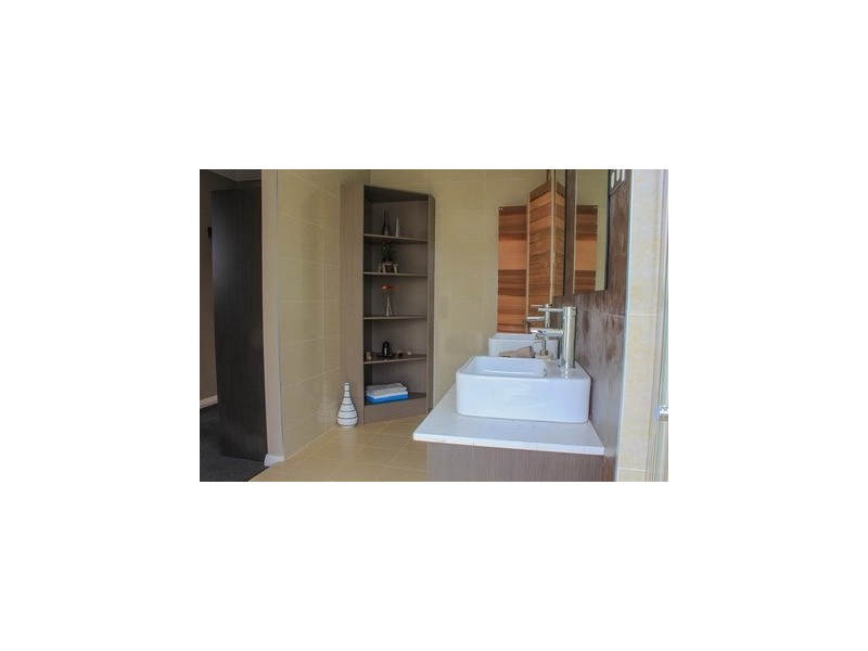 11 Village Circuit, Gregory Hills NSW 2557