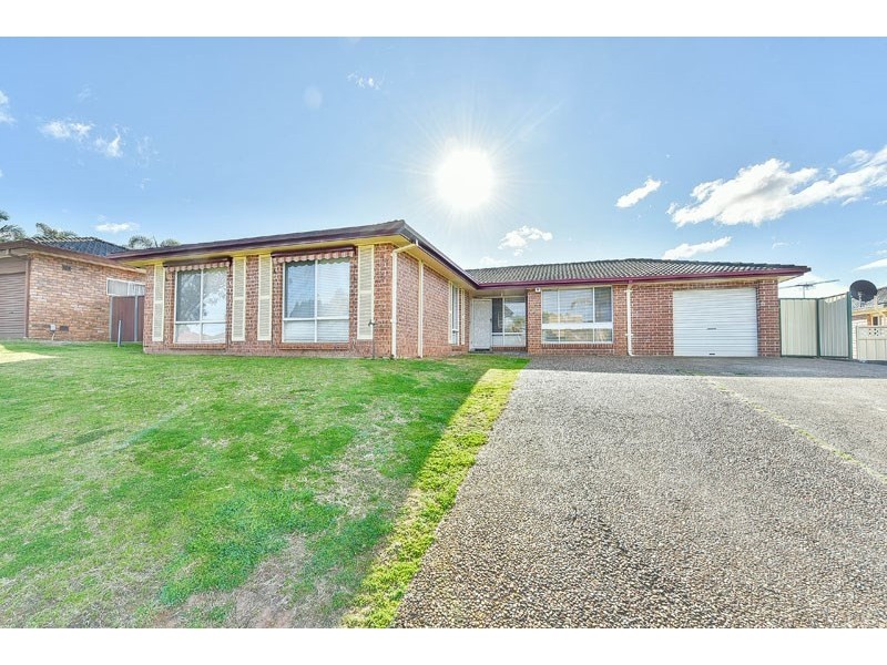 36 Boomerang Crescent, Raby NSW 2566