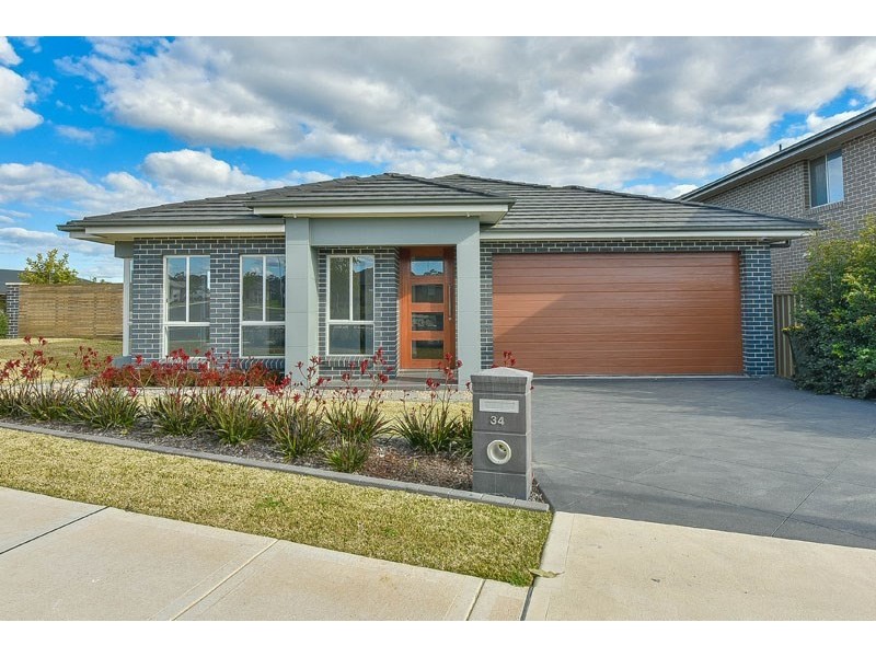 34 Easton Avenue, Spring Farm NSW 2570