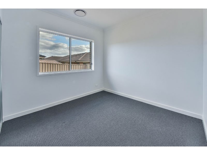 34 Easton Avenue, Spring Farm NSW 2570