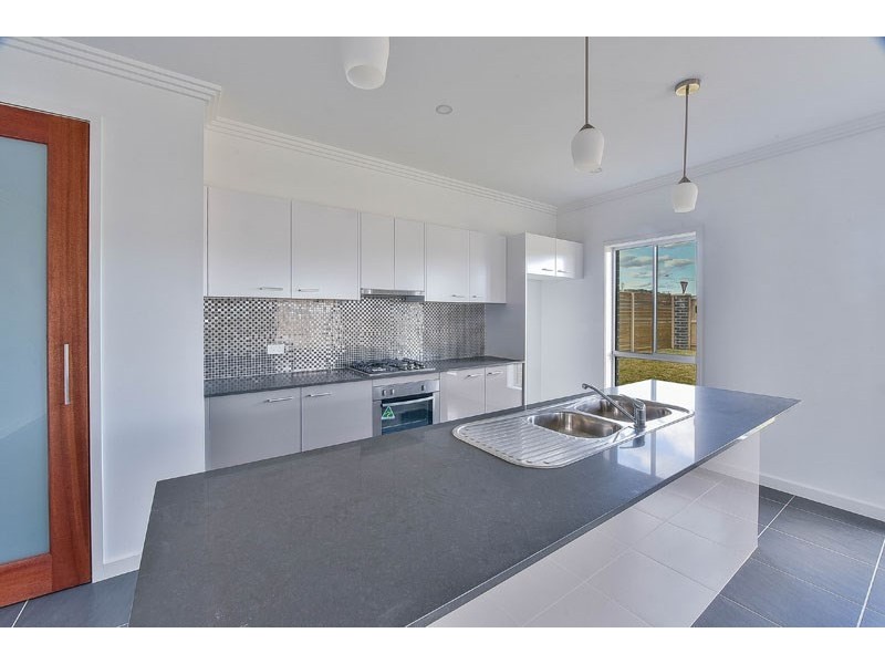 34 Easton Avenue, Spring Farm NSW 2570