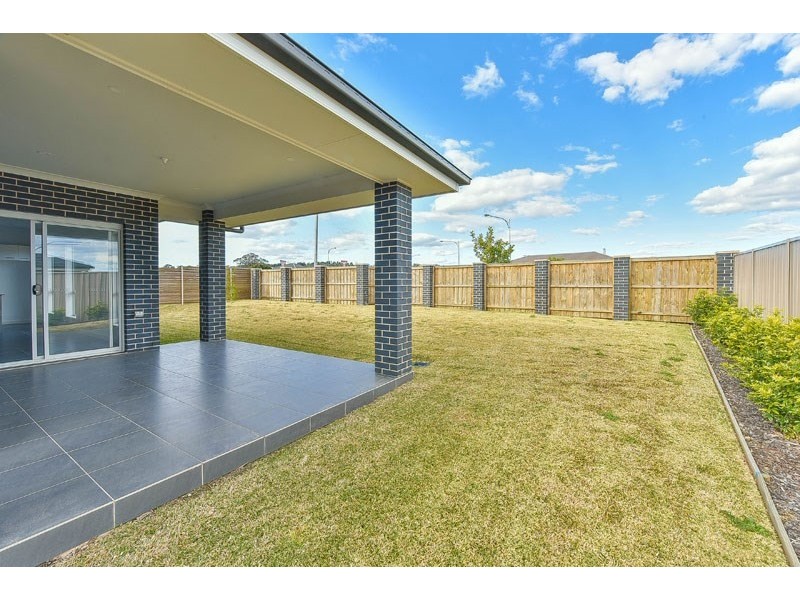 34 Easton Avenue, Spring Farm NSW 2570