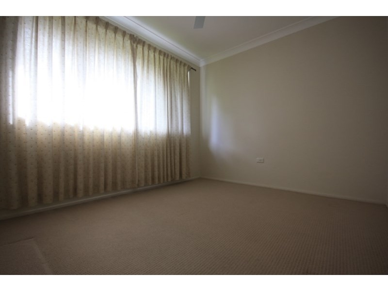 175 Harrow Road, Glenfield NSW 2167