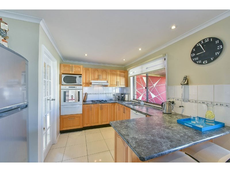 4 Ferdinand Place, Rosemeadow NSW 2560