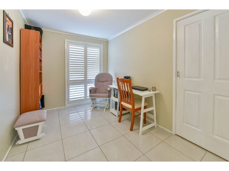 4 Ferdinand Place, Rosemeadow NSW 2560