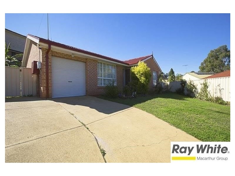 6 Glenella Way, Minto NSW 2566