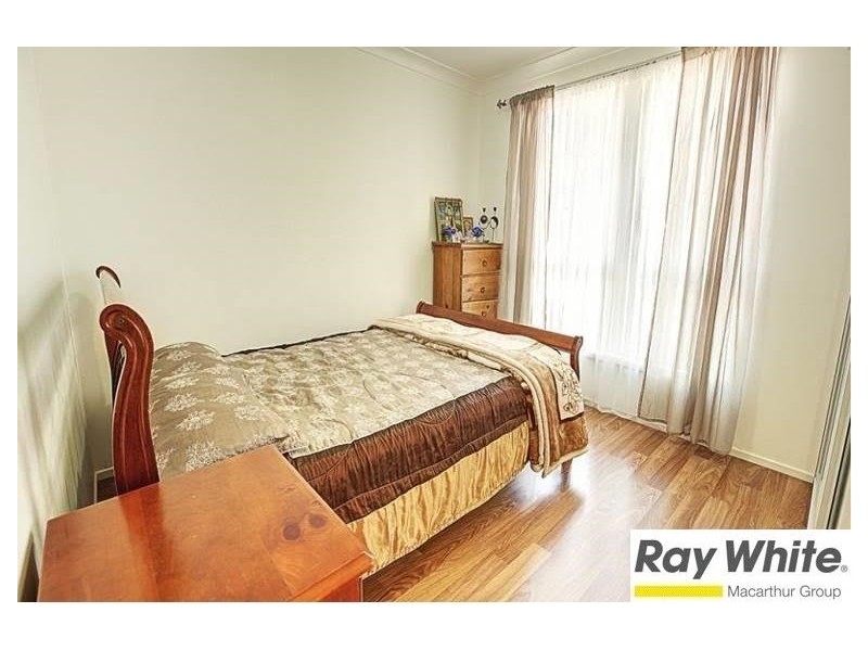 6 Glenella Way, Minto NSW 2566