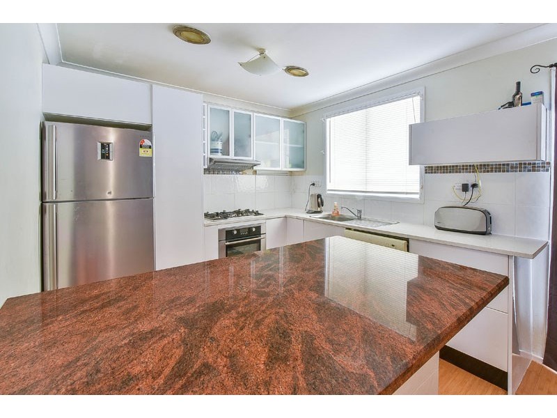 73 Lorenzo Crescent, Rosemeadow NSW 2560