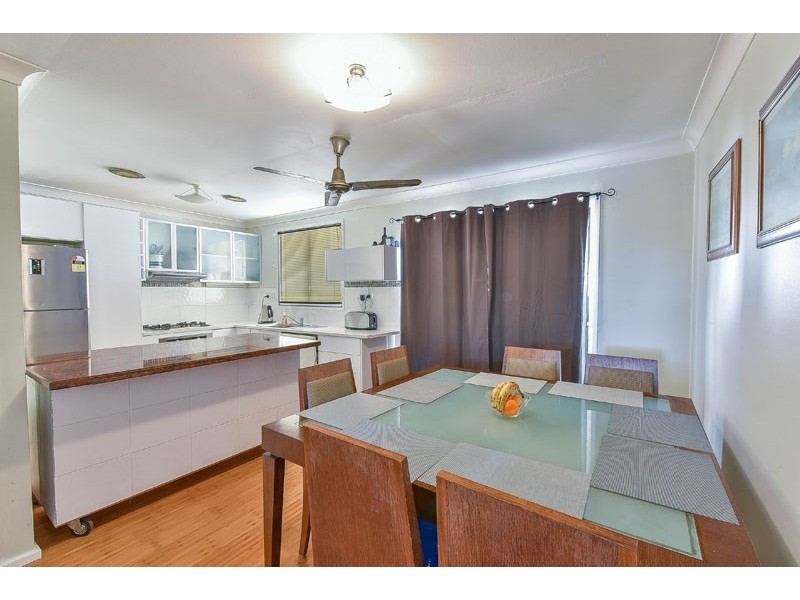 73 Lorenzo Crescent, Rosemeadow NSW 2560