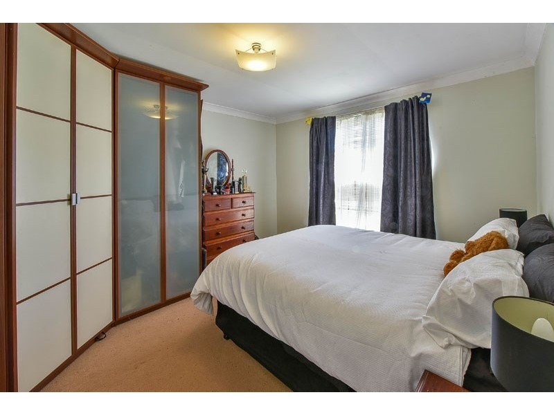 73 Lorenzo Crescent, Rosemeadow NSW 2560