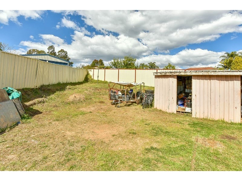 73 Lorenzo Crescent, Rosemeadow NSW 2560
