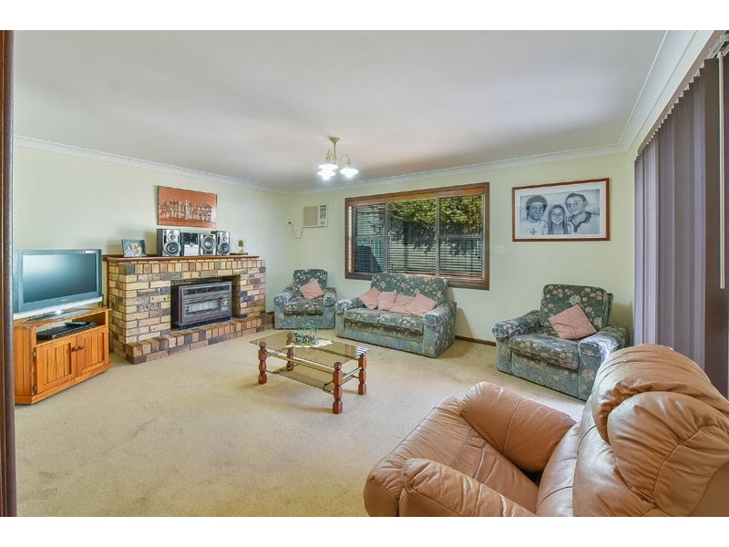 4 Oates Place, Leumeah NSW 2560