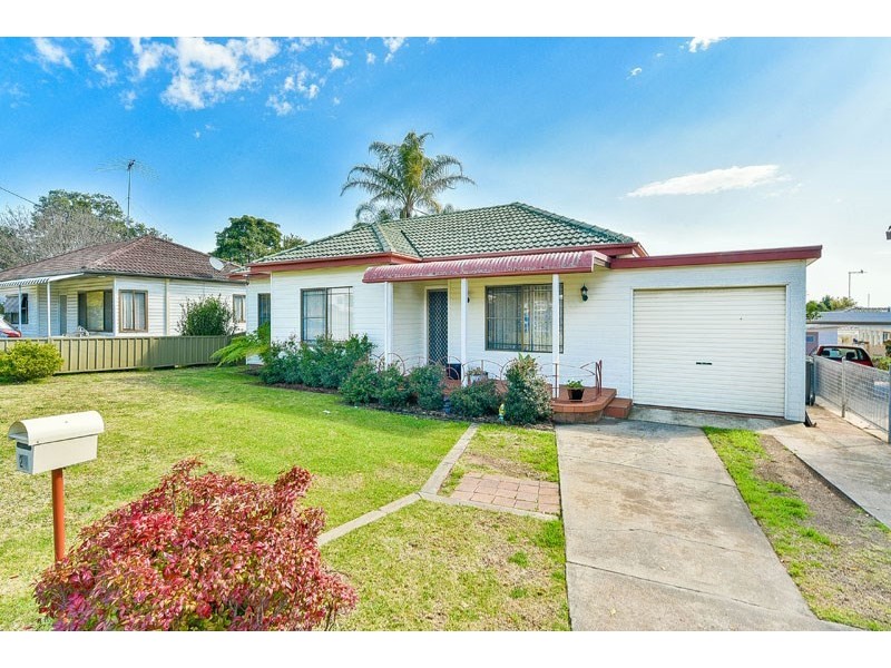 21 Waminda Avenue, Campbelltown NSW 2560