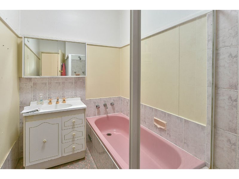 21 Waminda Avenue, Campbelltown NSW 2560