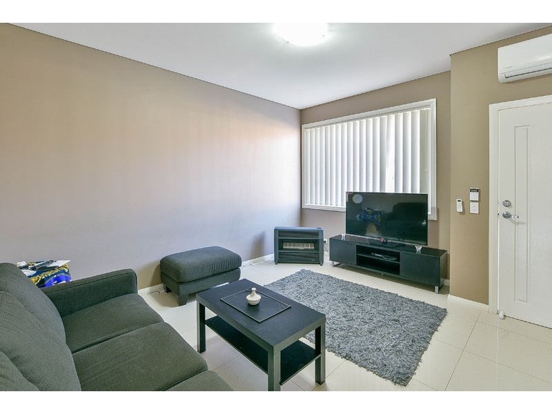 8/221a Waterworth Drive, Mount Annan NSW 2567