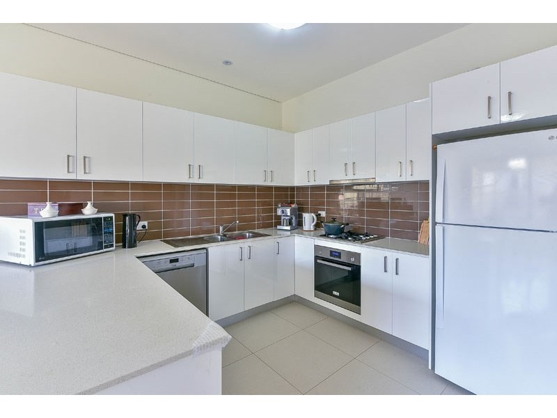 8/221a Waterworth Drive, Mount Annan NSW 2567