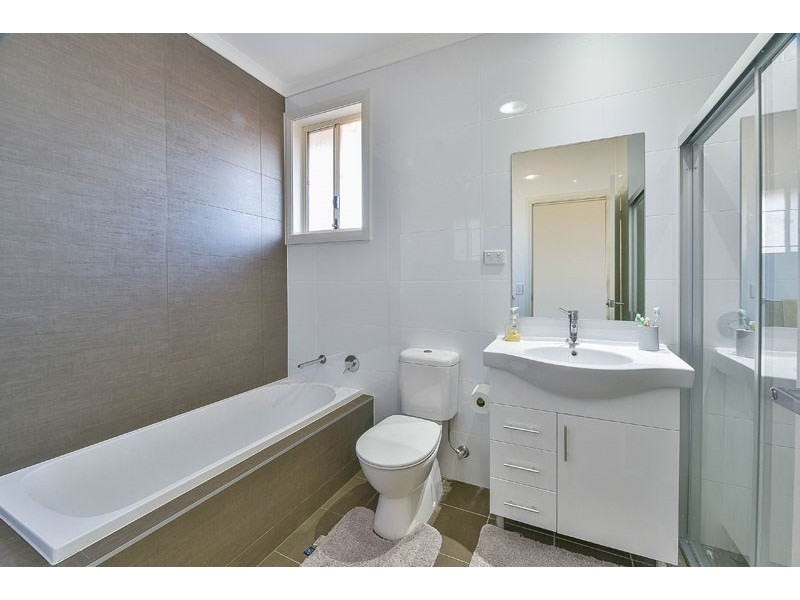 8/221a Waterworth Drive, Mount Annan NSW 2567