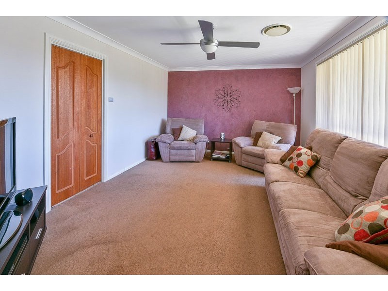 7 Thane Close, Rosemeadow NSW 2560