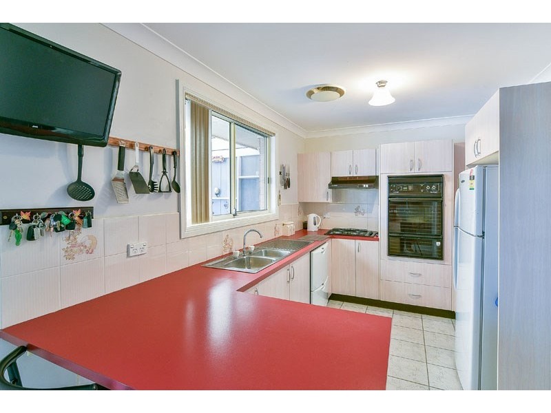 7 Thane Close, Rosemeadow NSW 2560