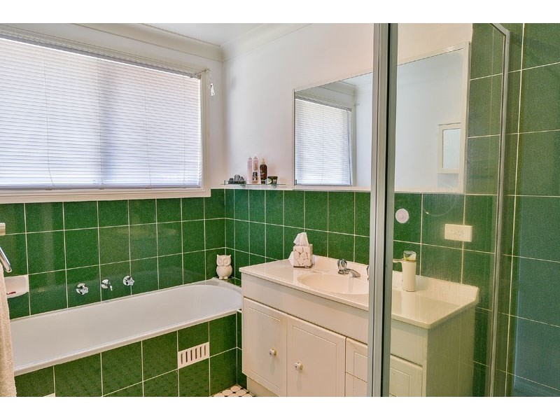 7 Thane Close, Rosemeadow NSW 2560