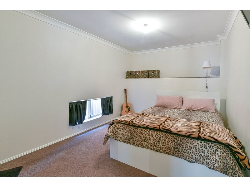 7 Thane Close, Rosemeadow NSW 2560