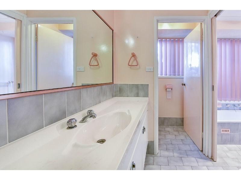 3 Moffat Place, Minto NSW 2566