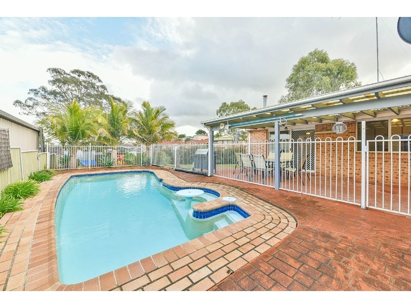 3 Moffat Place, Minto NSW 2566
