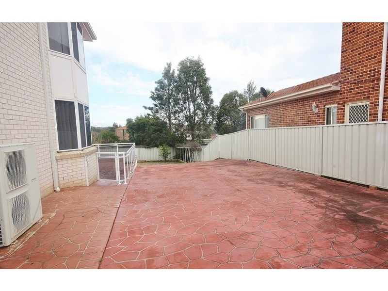 80 Englorie Park Drive, Glen Alpine NSW 2560