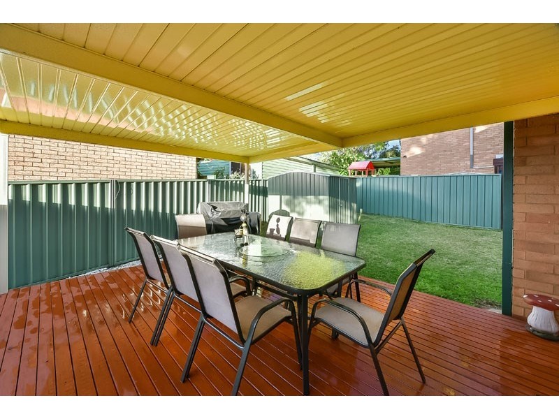 2/15 Brushbox Place, Bradbury NSW 2560