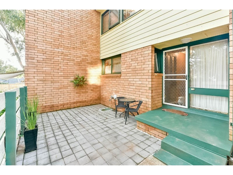 2/15 Brushbox Place, Bradbury NSW 2560