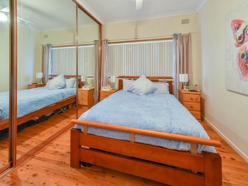 2 Albury Avenue, Campbelltown NSW 2560
