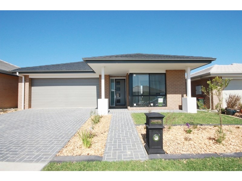 8 Warburn Street, Gregory Hills NSW 2557