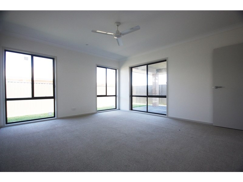 8 Warburn Street, Gregory Hills NSW 2557