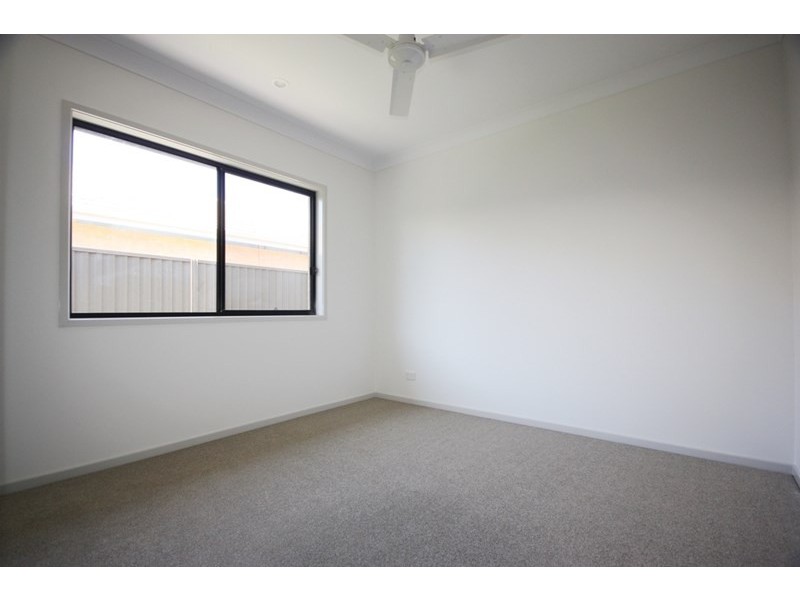 8 Warburn Street, Gregory Hills NSW 2557