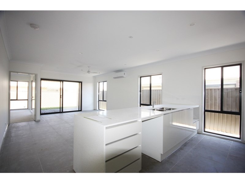 8 Warburn Street, Gregory Hills NSW 2557