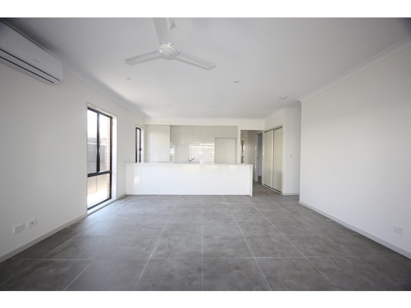 8 Warburn Street, Gregory Hills NSW 2557