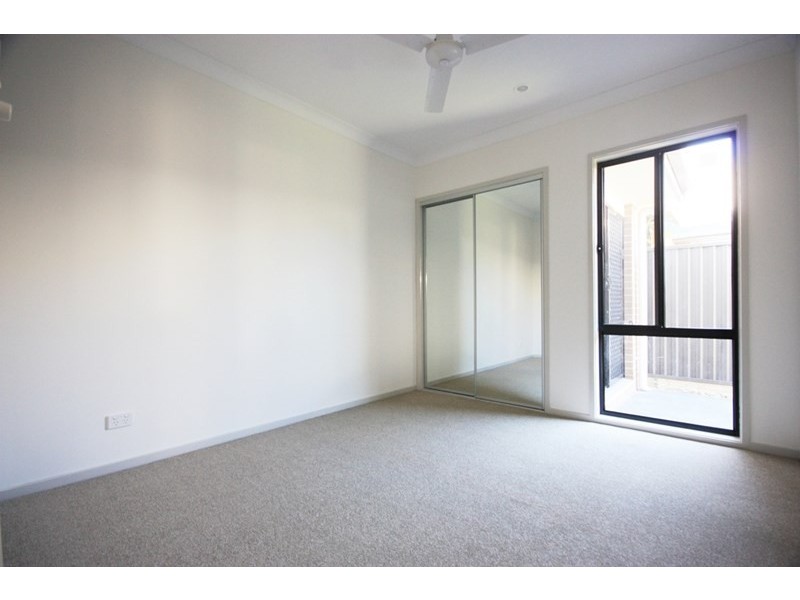 8 Warburn Street, Gregory Hills NSW 2557