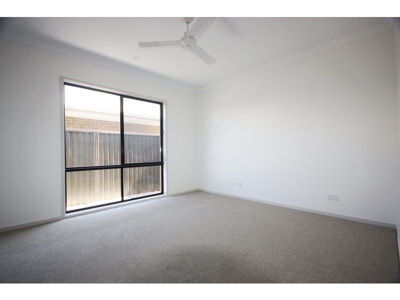 8 Warburn Street, Gregory Hills NSW 2557